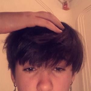 Meet your Posher, Chloe